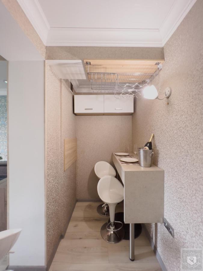 Renthouse Elegant *